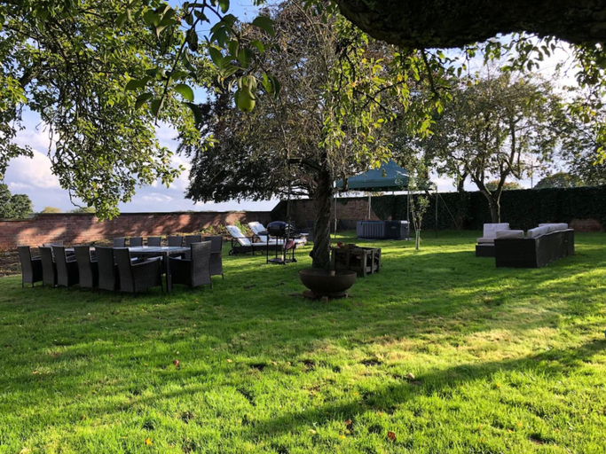 Room 3, Stunning Hall Cottage Near York and Leeds, North Yorkshire