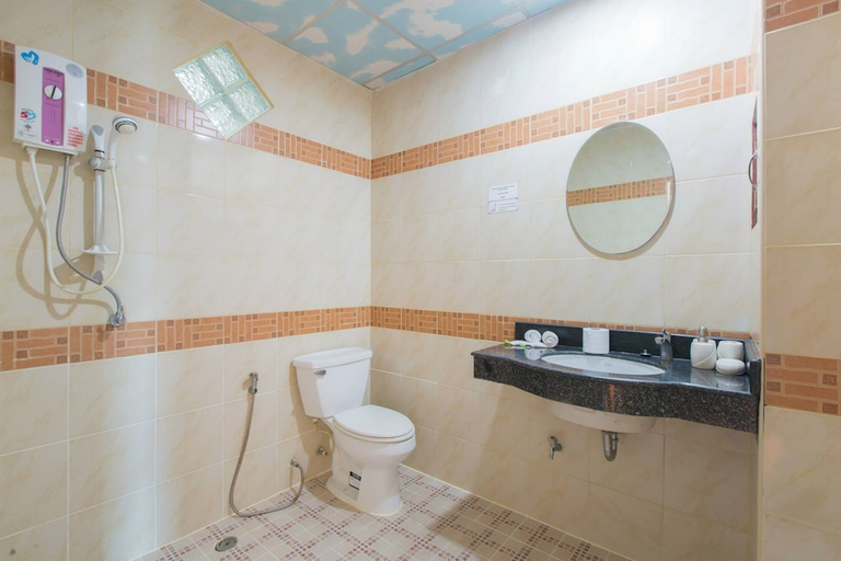 Bathroom 5, Patong Rai Rum Yen, Phuket Island