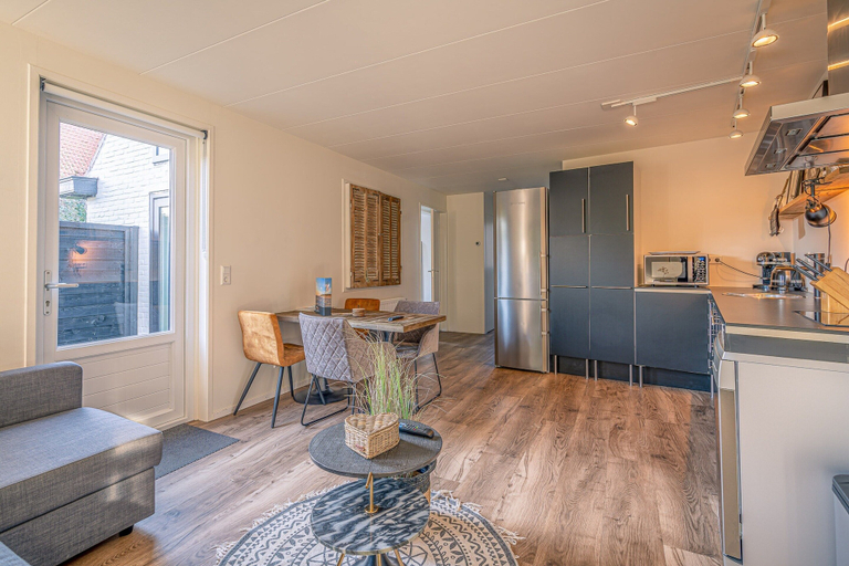 Private kitchen 5, Charming Holiday Home for 2 People, Texel