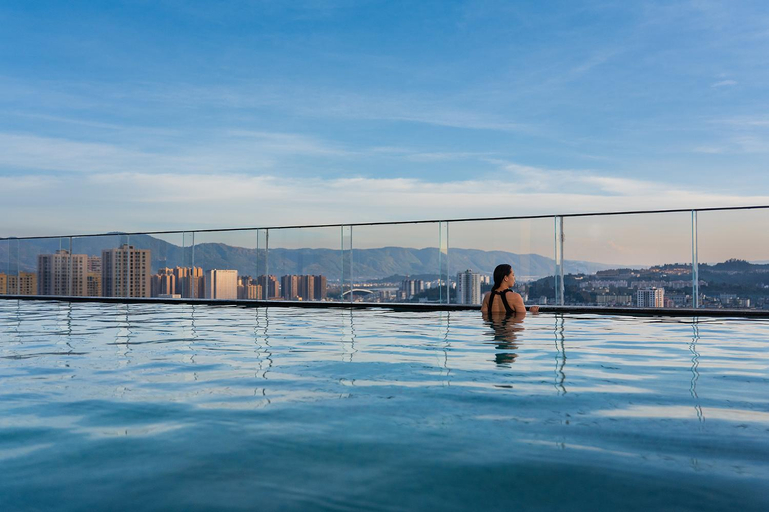 Swimming pool 3, Holiday Inn Express KUNMING YILIANG CENTER by IHG, Kunming