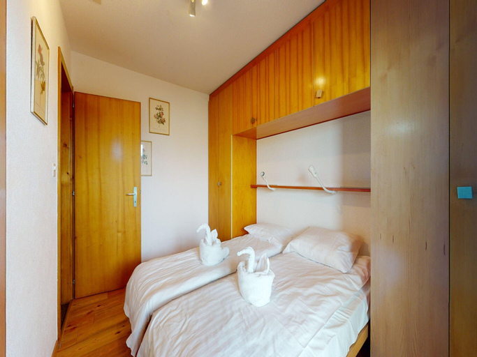 5, Apartment with front balcony, Conthey