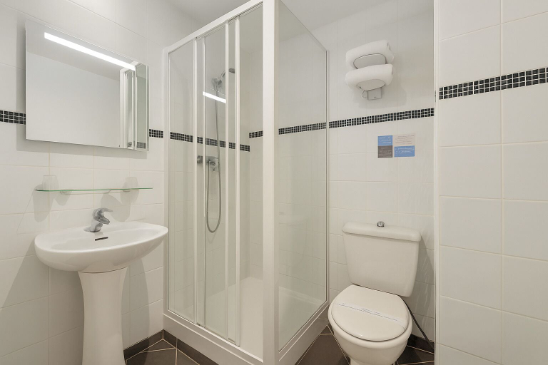 Bathroom 3, Hôtel Arc Paris Porte d’Orléans, Hauts-de-Seine
