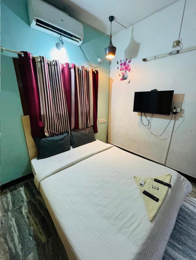 Bedroom 5, Bacadi Inn Tourist Home, Ernakulam