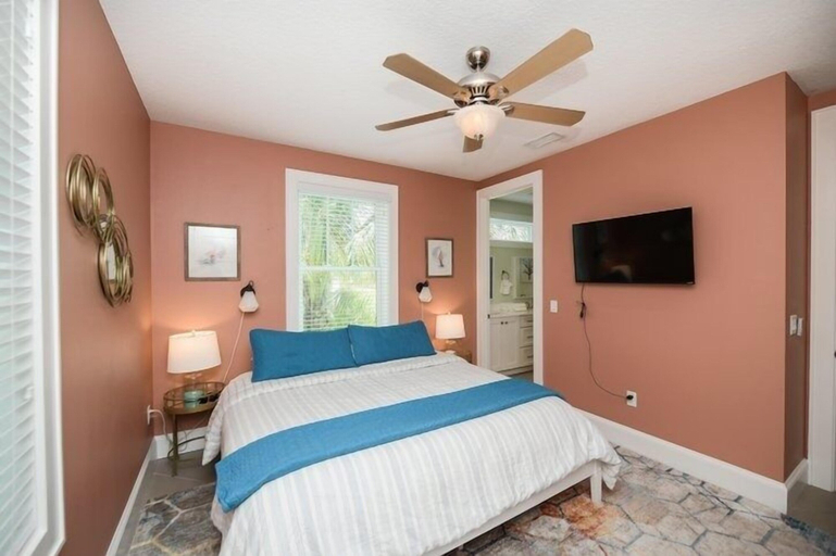 Bedroom 3, Sunset Surf 2201 Ave C 6 Bedroom Home by RedAwning, Manatee