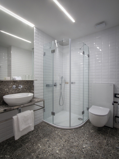 Bathroom 4, Hotel Mucha, Praha 7