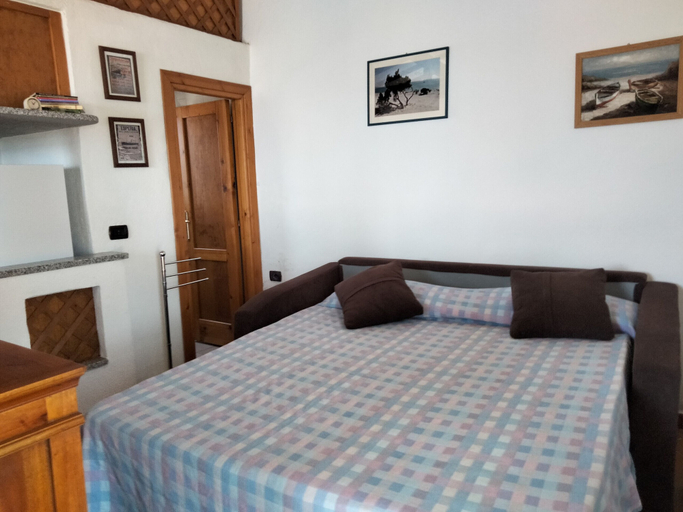 Room 5, Fsg-pint01sp House BY THE SEA, Nuoro