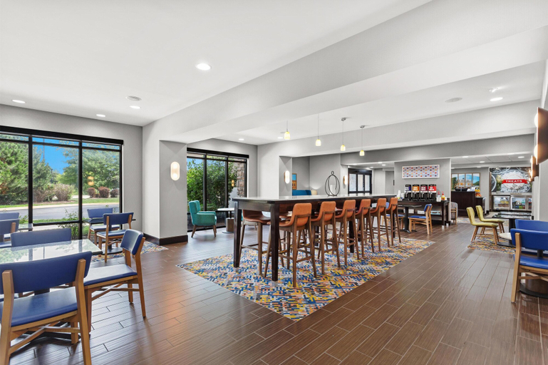 Food & Drinks 5, Hampton Inn DeKalb, IL, De Kalb