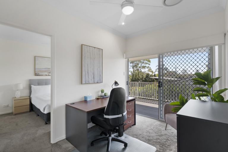 Separate living room 2, Family-Friendly House with Courtyard Retreat, Wavell Heights