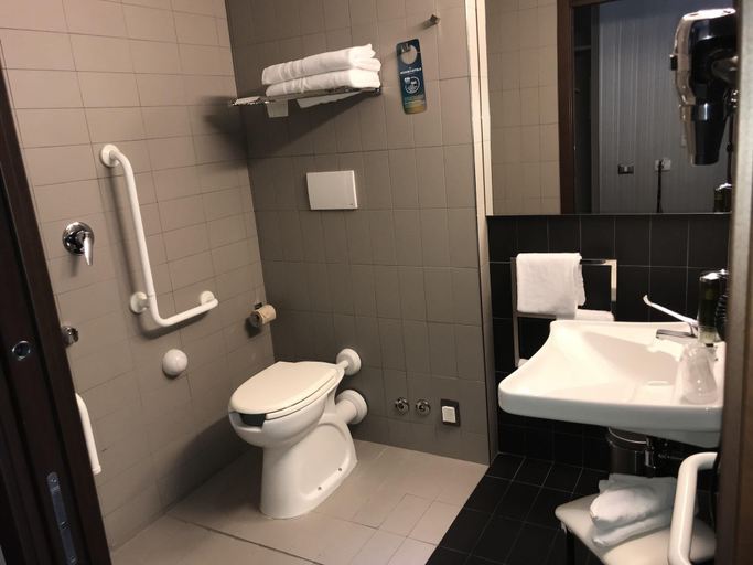 Bathroom 4, ibis Styles Roma Eur, Rome