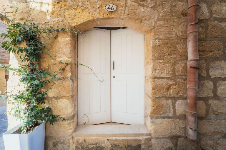 Room 4, Traditional 500 year old Gozitan Townhouse
