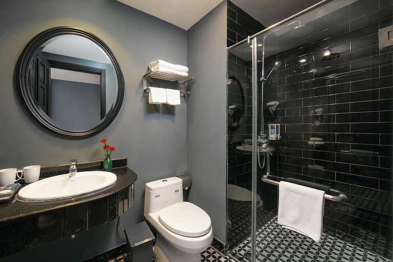 Bathroom 3, La Selva Premium Hotel, Hoàn Kiếm