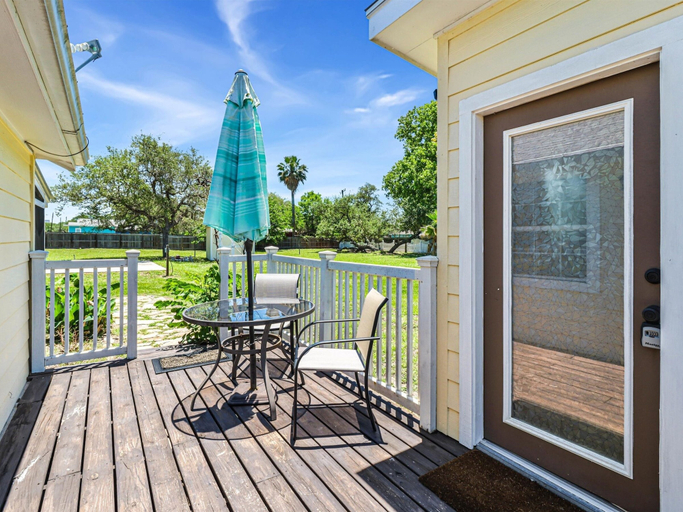 Outdoor dining 2, Wahini Wave Ap761 2 Bedroom Home, San Patricio