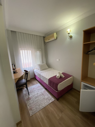 Bedroom 4, Hotel Ozsefa, Bakırköy