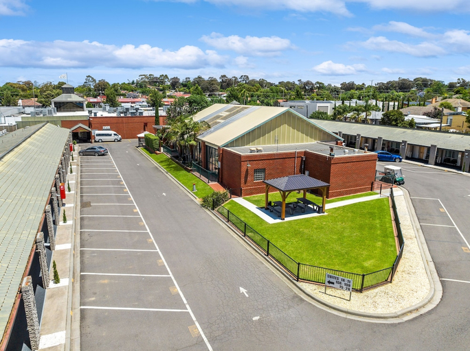 Exterior & Views 2, All Seasons Resort, Gr. Bendigo - Inner East