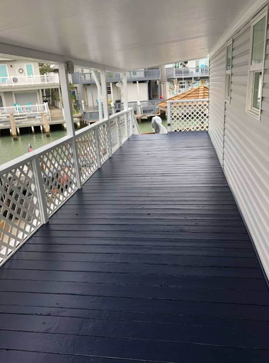 Room 3, Charming 1BR Getaway in Long Island Village Resort, Cameron