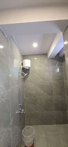 Bathroom 5, Hotel Nakshatra, Sawai Madhopur
