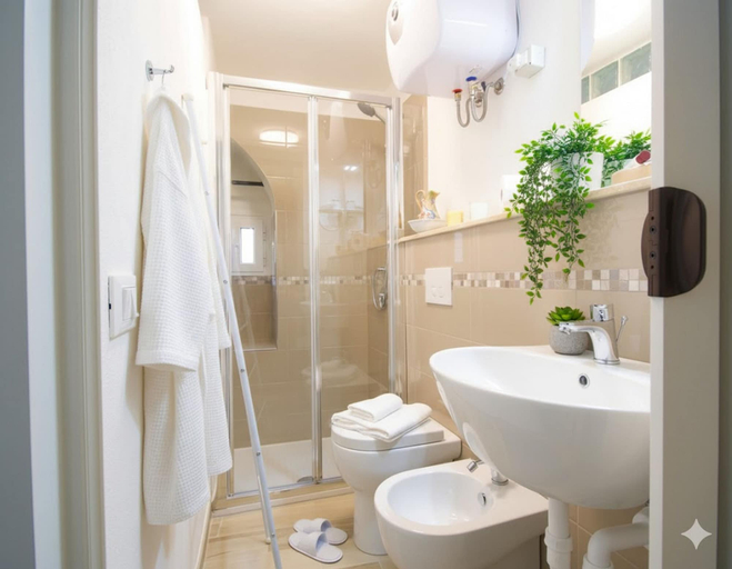 Bathroom, Casa di Luigi ed Ernestina, Imperia