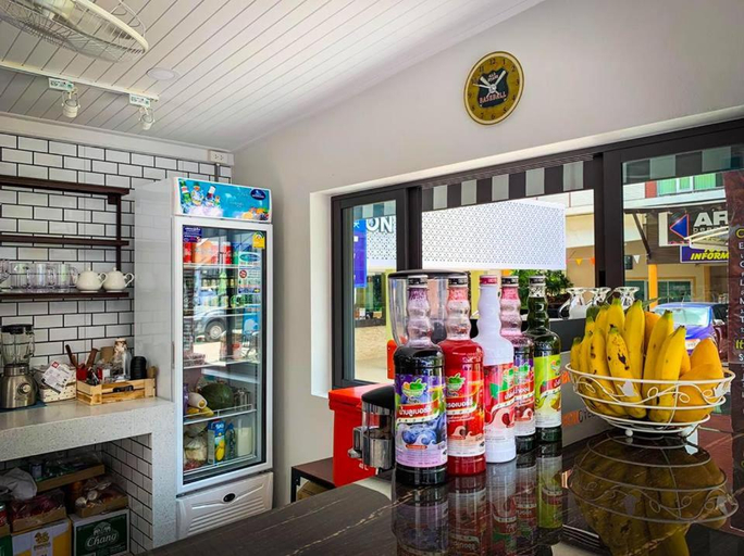 Food & Drinks 5, Coconut Grove, Ko Samui