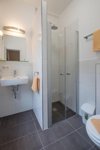 Bathroom 5, Hotel Scheffelhof, Konstanz