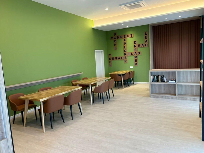 Food & Drinks 5, Apartment in Kajang WIFI Smart TV, Hulu Langat