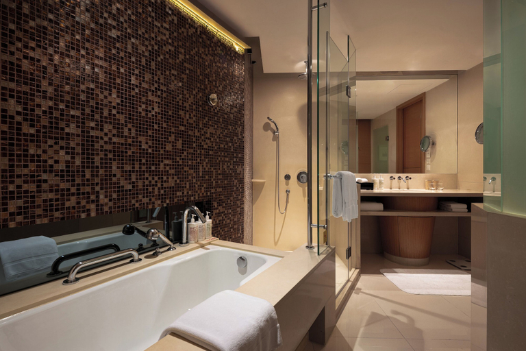 Bathroom 5, New World Wuhan Hotel, Wuhan