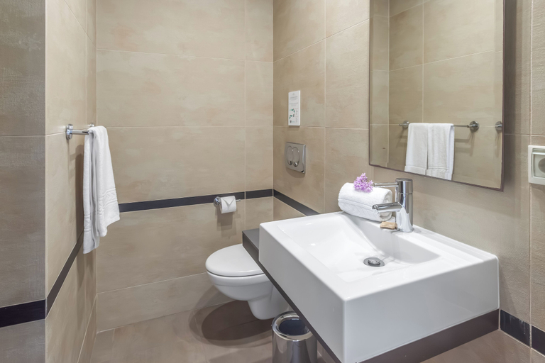 Bathroom 4, Vale de Milho Village, Lagoa