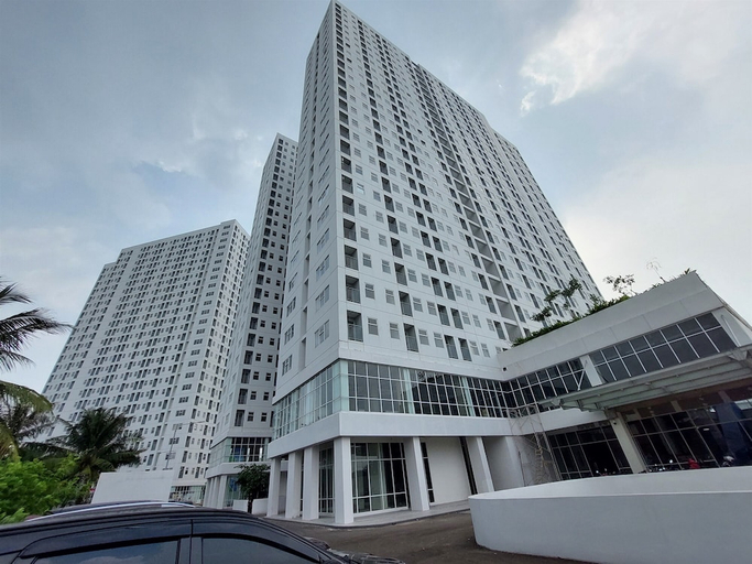 Exterior & Views, Cozy And Elegant Studio At Serpong Garden Apartment, Tangerang