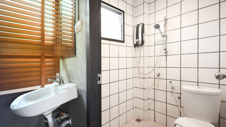 Bathroom 5, B2 Lanna Boutique & Budget Hotel, Muang Chiang Mai