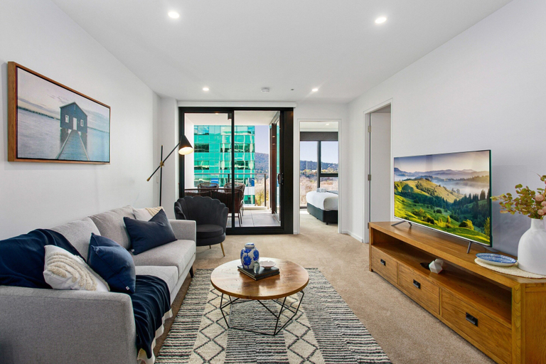 Room 4, Central 2-bed With Gym, BBQ & Stunning Views, Canberra