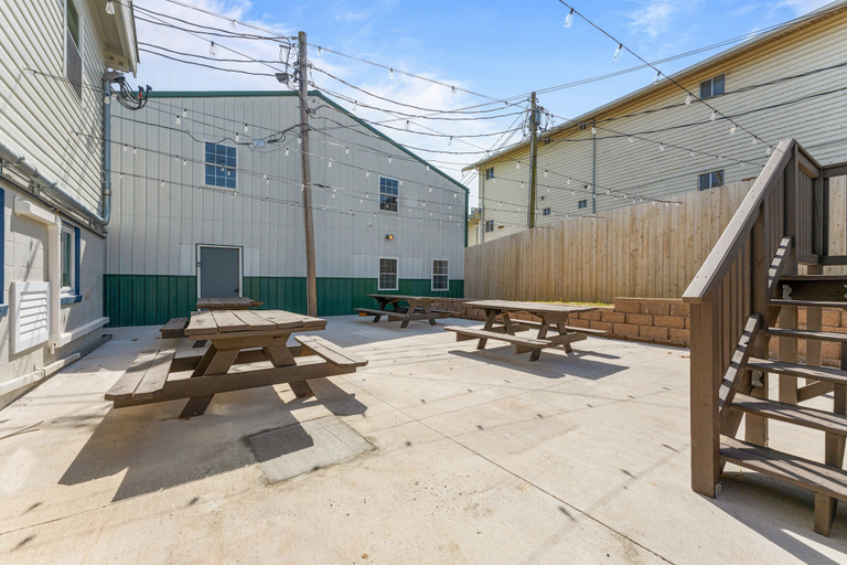 Outdoor dining 2, Sc6- Silver Cove 6 1 Bedroom Condo, Stone