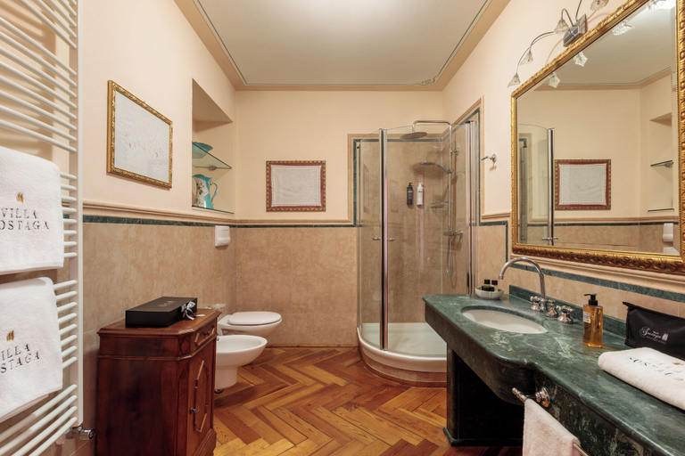 Bathroom 5, Boutique Hotel Villa Sostaga, Brescia