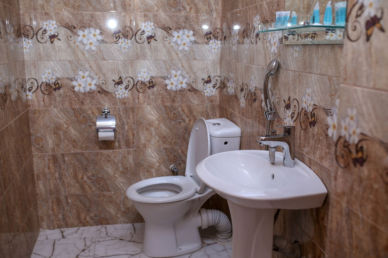 Bathroom, Hotel New Palace, Tbilisi
