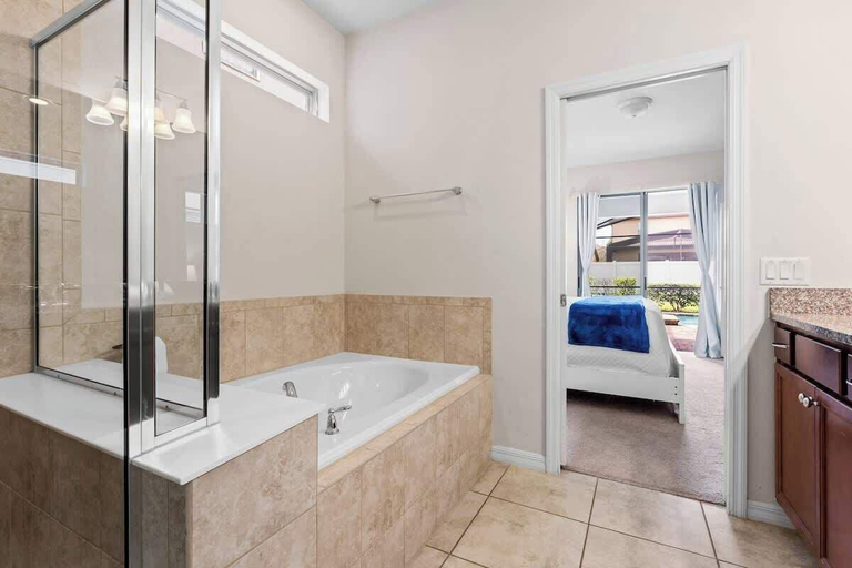 Bathroom 3, Pet Friendly Amazing 5 BR Sleeps 10, Osceola