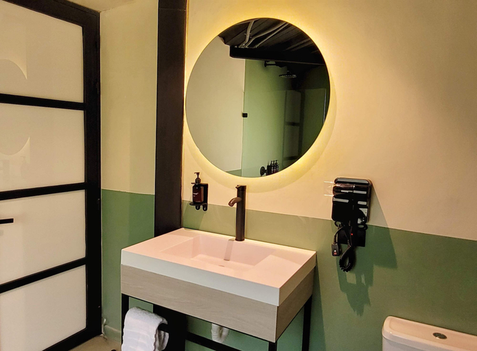 Room 5, w Charming 2BR w Terrace Jacuzzi in Poblado, Medellín