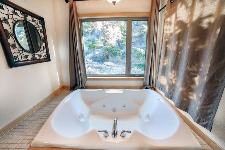 Bathroom 3, Sunnyside Knoll: 18 1 Bedroom Cabin, Larimer