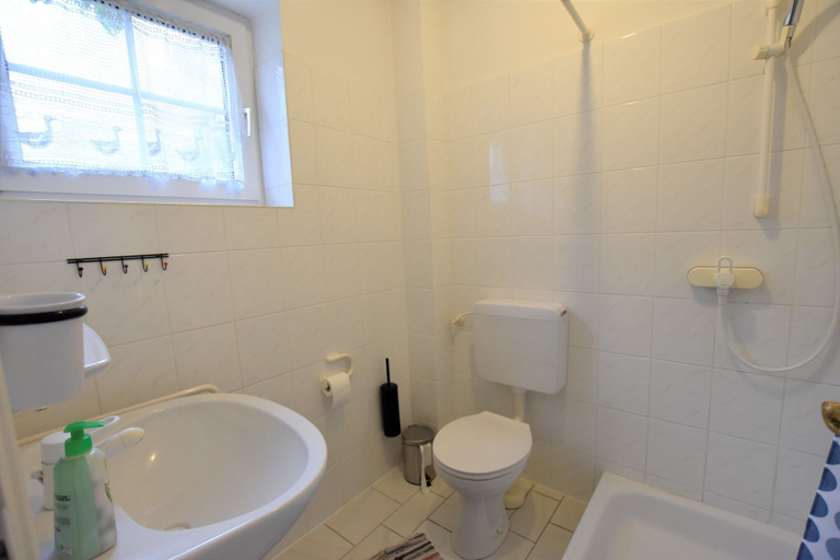 Bathroom 3, Doppelhaushalfte mit Garten nur 500m bis Zumstrand, Ostholstein