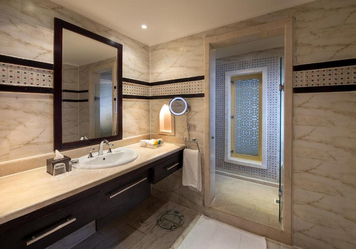 Bathroom 5, Sunrise Arabian Beach Resort -Grand Select-, Sharm el-Sheikh
