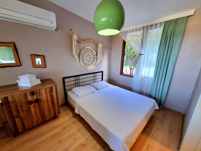 Bedroom 2, Sole Foca ( Ages 12+ ), Foça