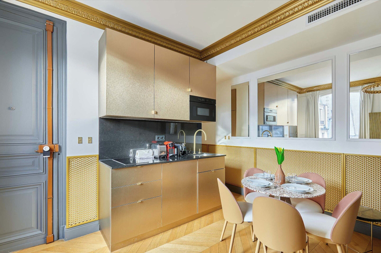 Private kitchen, Superb AC- 1bdr Ave Montaigne - Arc de Triomphe by Studio Prestige, Paris