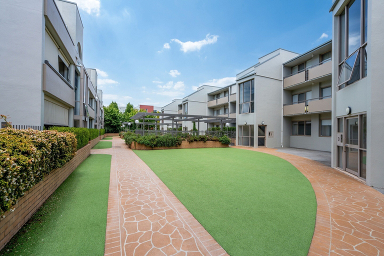 View from property 5, Spacious 2-Bed Apartment Near Dining Attractions, Canberra