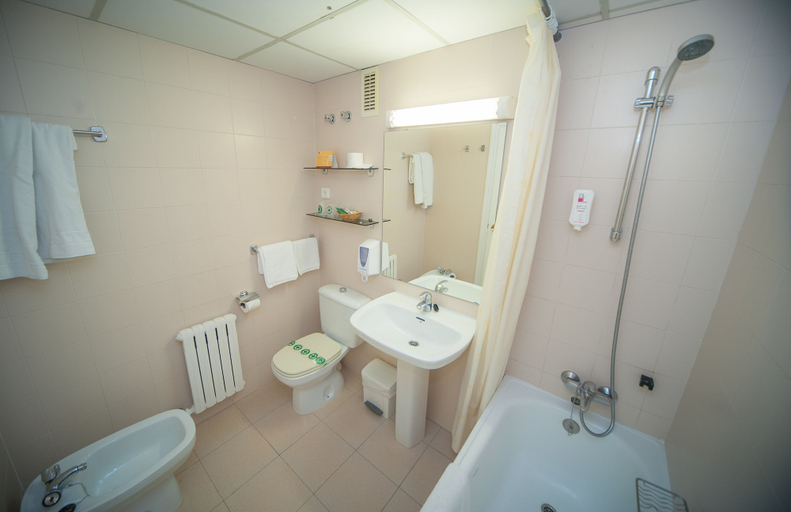 Bathroom 3, Gran Hotel de Jaca, Huesca