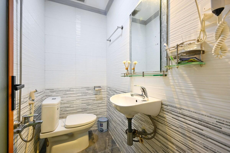 Bathroom 2, Huyen House - Home is where your heart is, District 1