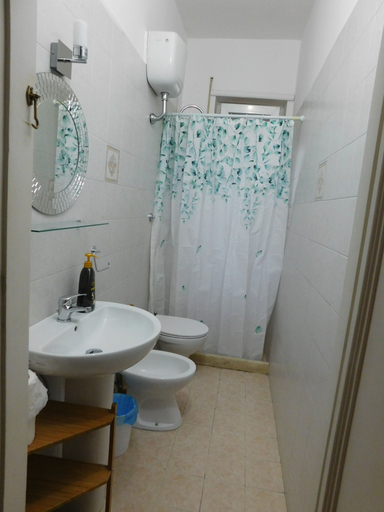 Bathroom 2, Casa EStia, Napoli