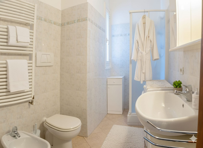Bathroom, Il Golfo di Diana, Imperia