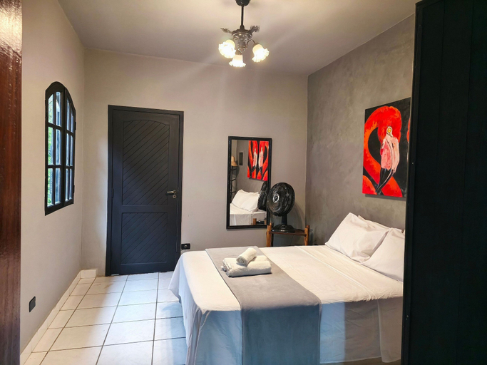 Room 2, House With 2 BRs and Barbecue in Ubatuba Jao0368, Ubatuba