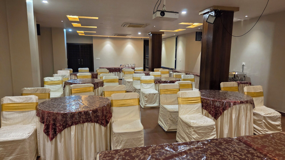 Food & Drinks 4, Hotel Gulmohar Grand, Jorhat