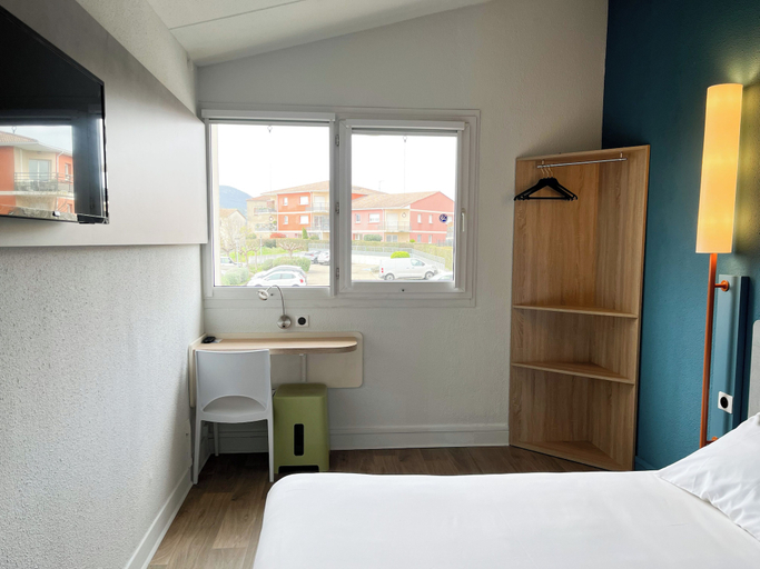 Bedroom 4, ibis budget Alès Saint Christol, Gard