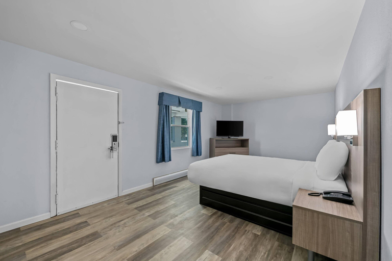 Bedroom 2, Suburban Studios Newport News – Hampton, Newport News
