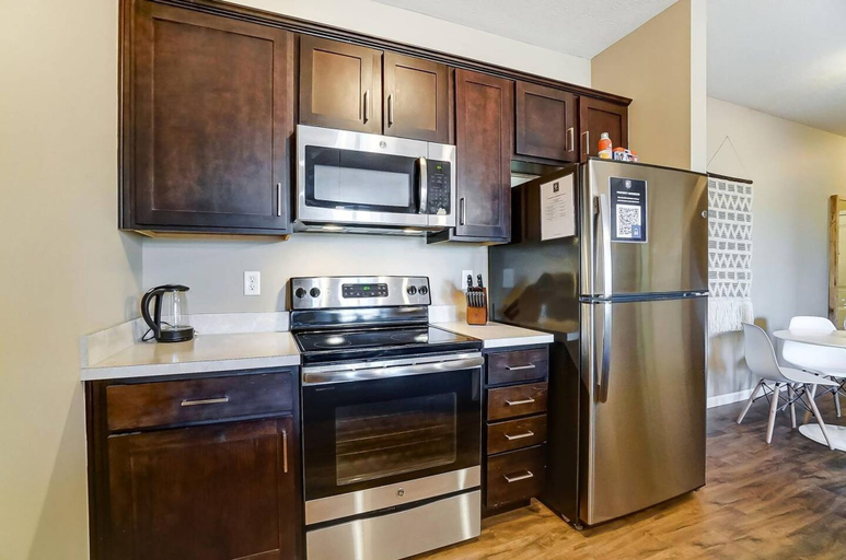 Room 5, Lux Dublin 2BR 1st Floor W D Pet Friendly, Franklin