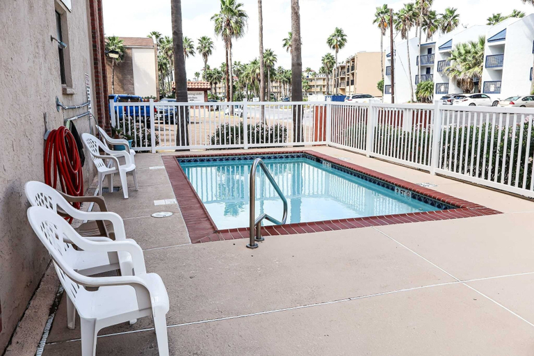 Pool 2, Morningbreeze 1302 2 Bedroom Condo by RedAwning, Cameron